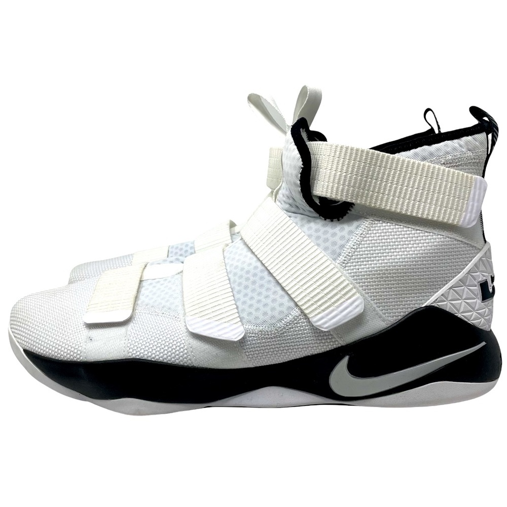 Nike LeBron Soldier XI NWOT Sz 18